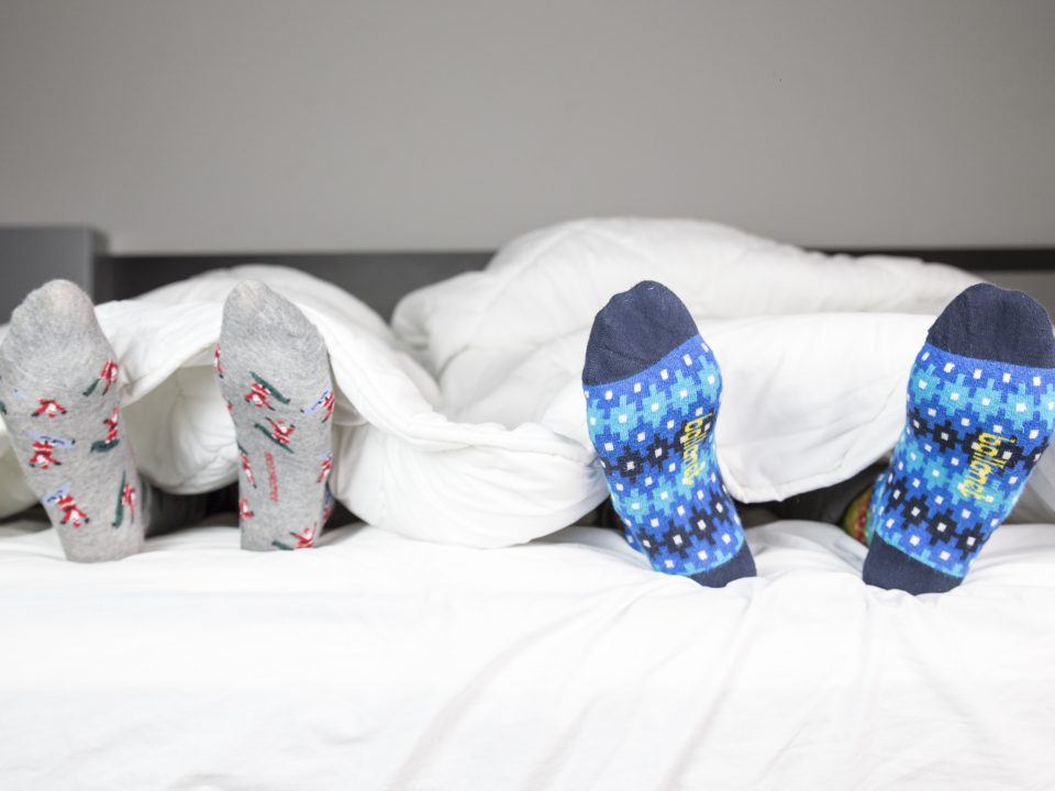 dormir con o sin calcetines